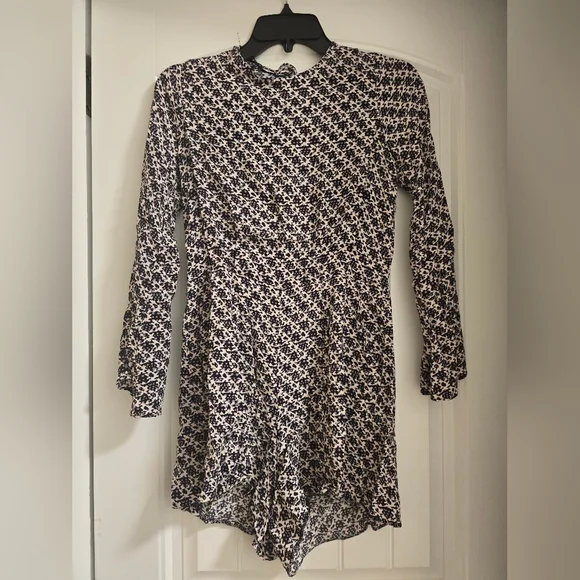 🌟7/25$ ZARA WOMAN  Bell Sleeve Open Back Romper - Picture 8 of 10